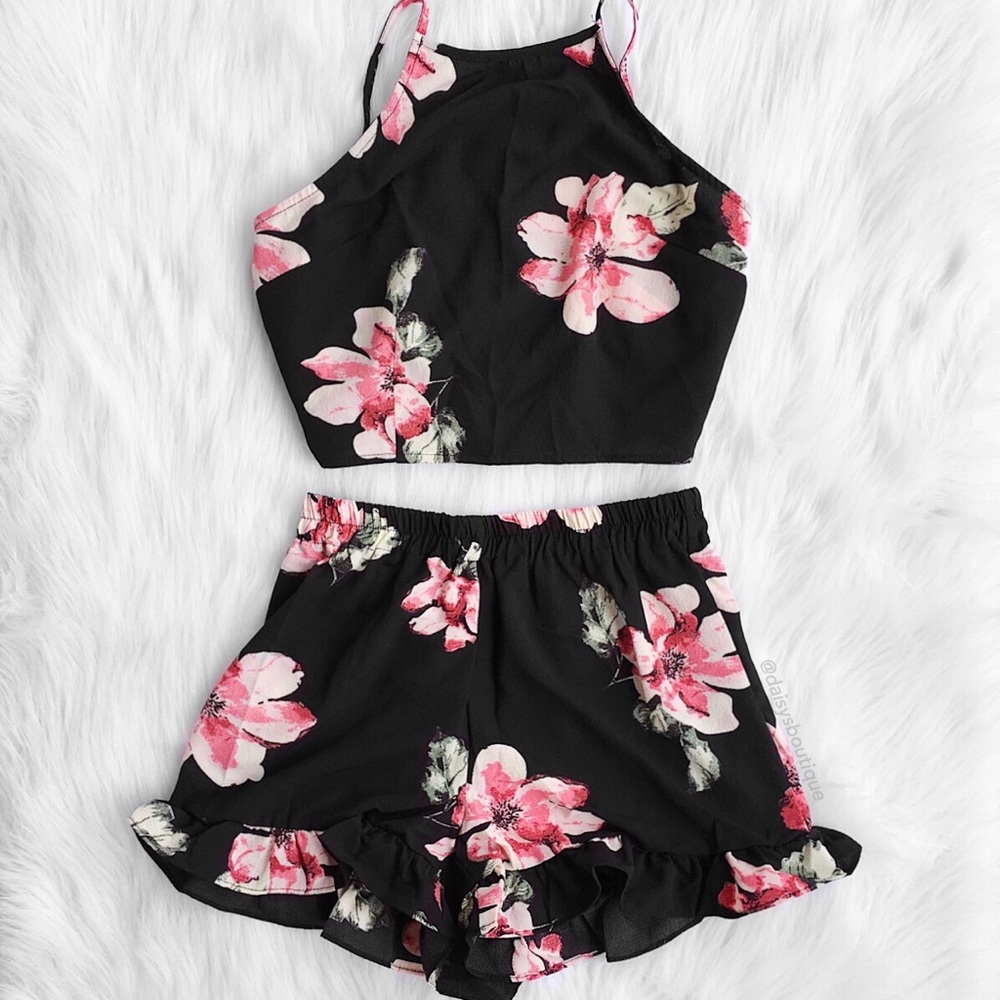 ❤️SALE❤️ black pink floral two piece shorts set